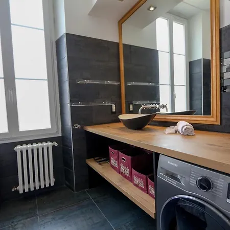 Modern With 3 Bedrooms Balcony Communal Garden And Ac- Benakey