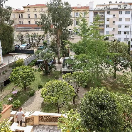 Apartment Modern With 3 Bedrooms Balcony Communal Garden And Ac- Benakey *