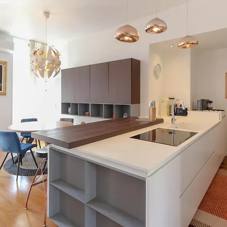 Modern With 3 Bedrooms Balcony Communal Garden And Ac- Benakey Apartment *