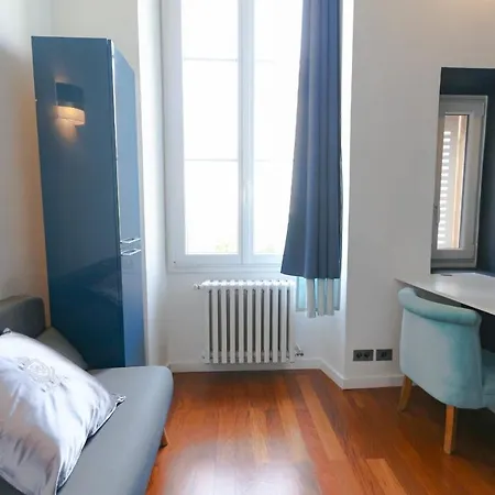 Modern With 3 Bedrooms Balcony Communal Garden And Ac- Benakey Apartment Cannes