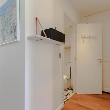 Modern With 3 Bedrooms Balcony Communal Garden And Ac- Benakey Apartment Cannes